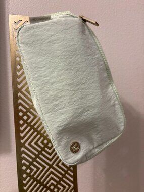 Lululemon Everywhere Belt Bag Kohlrabi Green Nylon Waist Pack Adjustable Strap